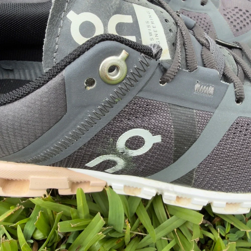 On Running Cloudflow Charcoal Grey Rose Peach Sneakers Womens 6 Low Top Running